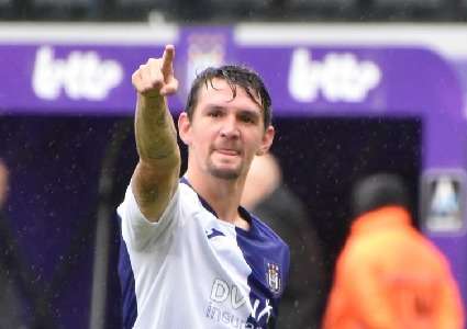 Anderlecht's Yari Verschaeren and Anderlecht's Benito Raman celebrate after  Raman scored the 1-1, Stock Photo, Picture And Rights Managed Image.  Pic. VPM-3105841